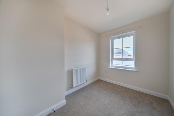 Ilex Drive, Fiddington Fields, Tewkesbury, Gloucestershire - Photo 1