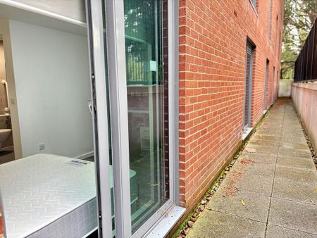 Studio to rent - Photo 3