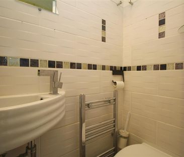 4 bedroom semi-detached house to rent - Photo 4