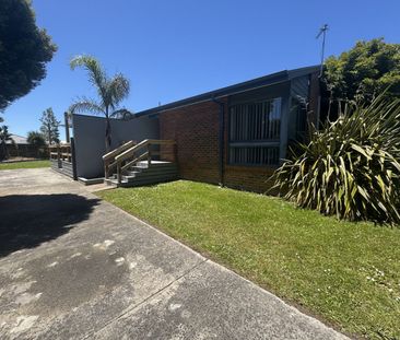 Three Bedroom Home in Quiet Court - Photo 6