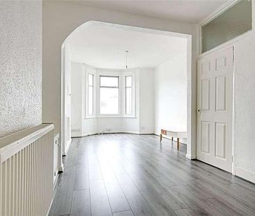 Shrubbery Road, London, N9 - Photo 2