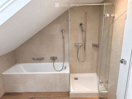 4.5-Zimmer-Dachwohnung, Erstbezug nach Sanierung, 105 m² - Photo 2