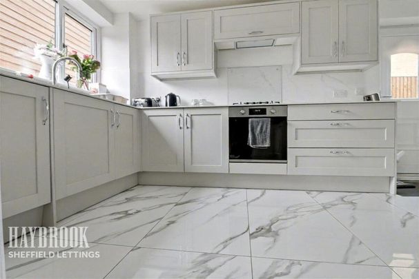 3 bedroom semi-detached house to rent - Photo 1