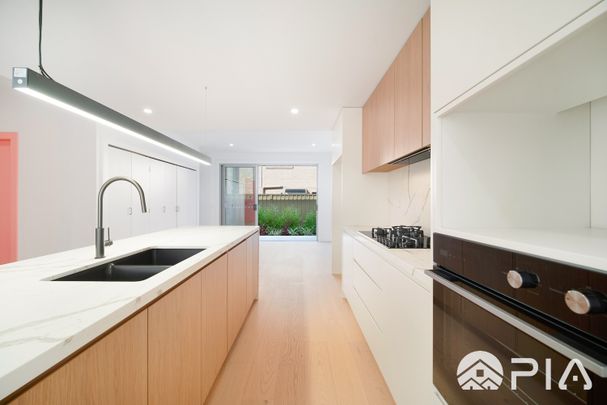 Brand New Stunning Four Beds + Study Townhouse In Prime Location For Lease! - Photo 1