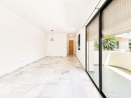 Apartamento de 3 habitaciones en Nueva Andalucía - Photo 2