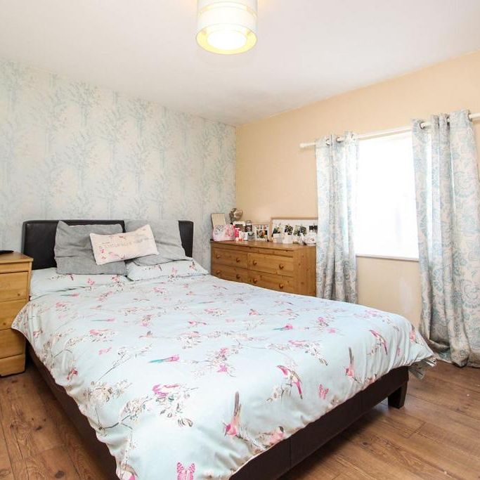 2 bedroom end of terrace house to rent - Photo 1