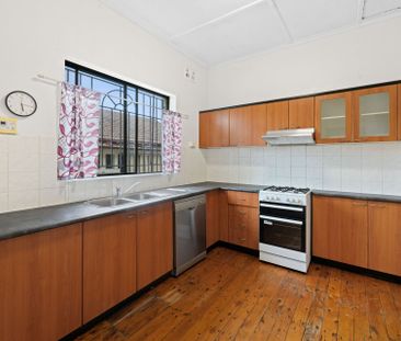 Comfort, Space and Everyday Convenience - Photo 3