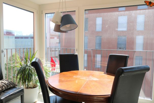 2 ½ ROOMS – Top Floor! - Photo 1