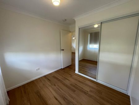 3 Bedroom brick Great location - Photo 3