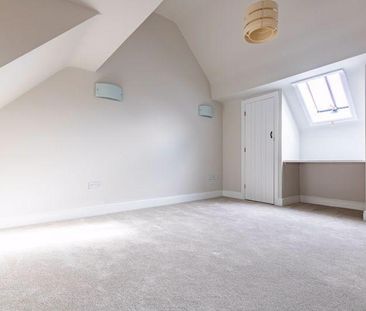 2 bedroom semi-detached house to rent - Photo 2