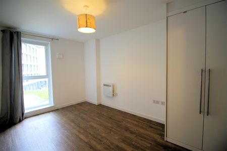 Guildford Road, Woking, Surrey, GU22 7PZ - Photo 2