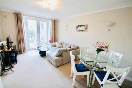 Masons Road, Cippenham, SL1 - Photo 4