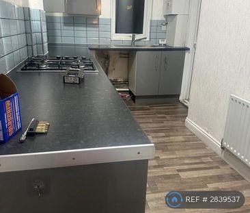 3 bedroom terraced house to rent - Photo 6