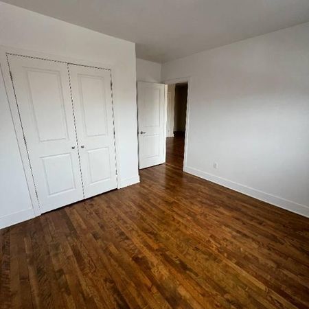 5½ Apartments Available (All Included) - A louer • For Rent - Photo 3