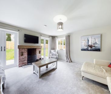 4 bedroom detached house to rent - Photo 1