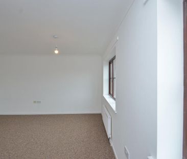 3 bedroom link detached house to rent - Photo 4