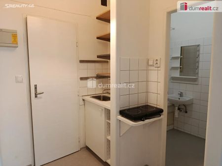 Pronájem bytu 1+kk 30 m² - Fotografie 3