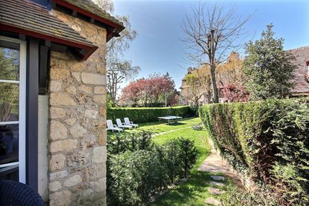 Normandie Deauville Centre, à louer, ravissante propriété avec jardin. - Photo 3