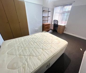 4 bedroom terraced house to rent - Photo 4