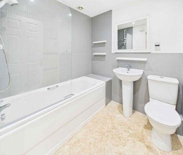 3 bedroom terraced house to rent - Photo 6