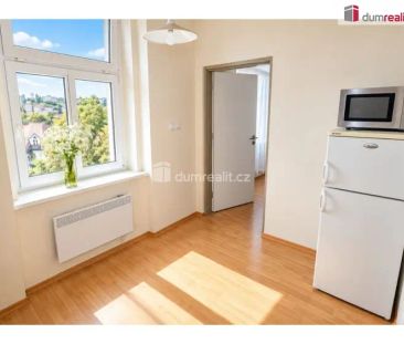 Světlý byt 1+1 s patrem na spaní, 25 m - Photo 6