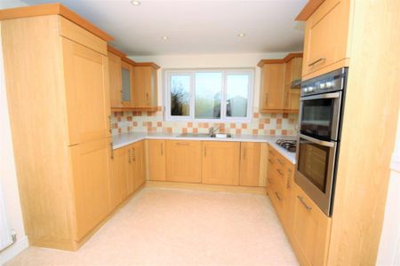 4 bedroom detached house to rent - Photo 5