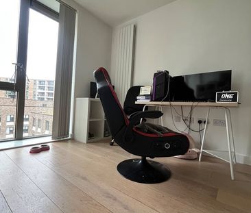 Studio Flat, Laker House, E16 - Photo 5