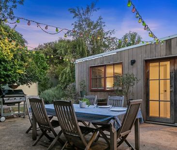 Claifornian Bungalow in the Golden Triangle - Photo 1