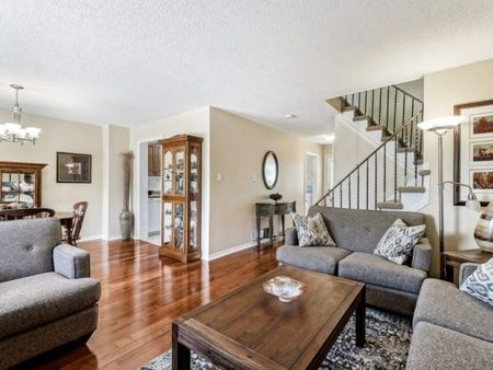 For Lease - 4 Astoreville Square, Brampton, Ontario - Photo 2