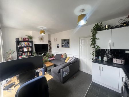 2 Bedroom Flat To Let - Photo 5