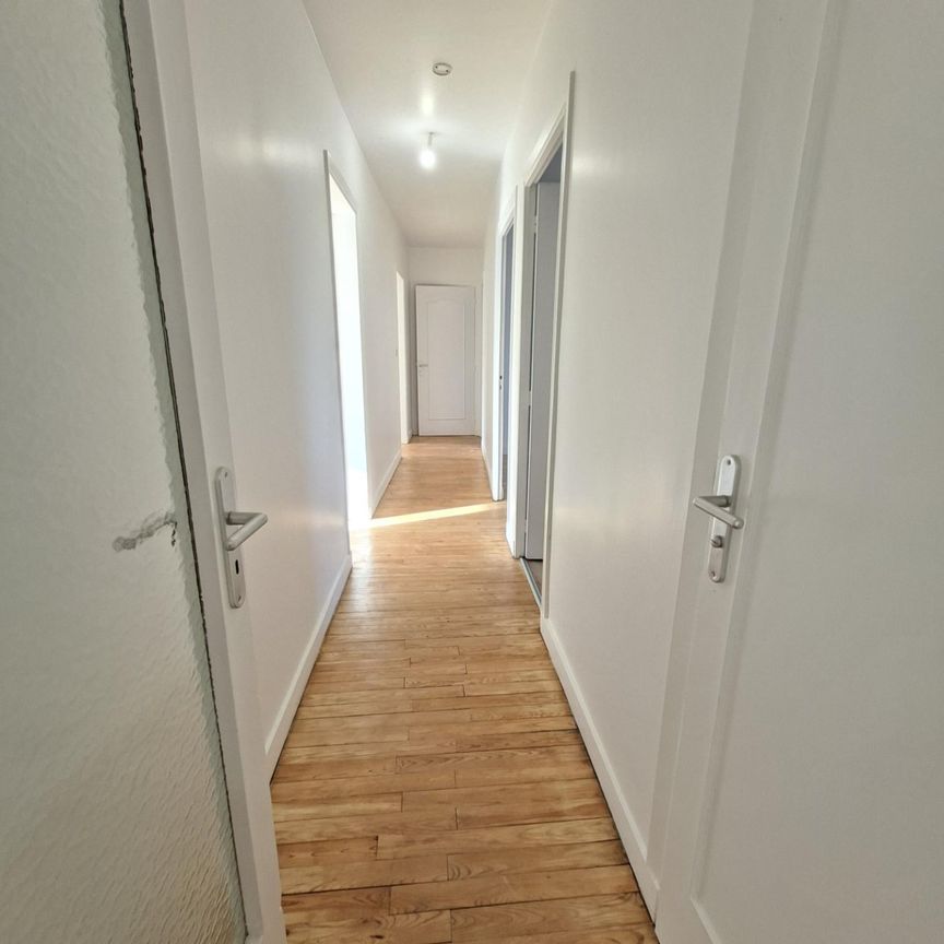 Location Appartement 4 pièces 92m² CHAMALIERES 63400 - Photo 1