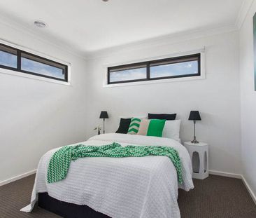 Newly Renovated 3 Bedroom Home - Photo 1