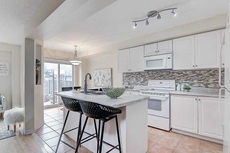 For Lease - 33 Brownridge Place, Whitby, Ontario - Photo 4