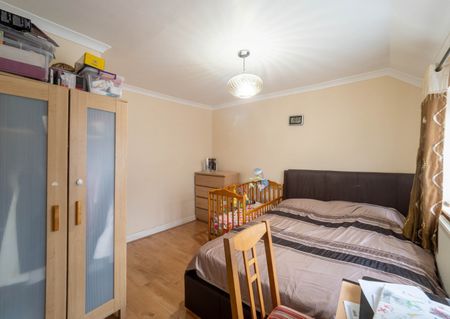 3 Bed Terraced House, Francis Road, HA1 - Photo 3