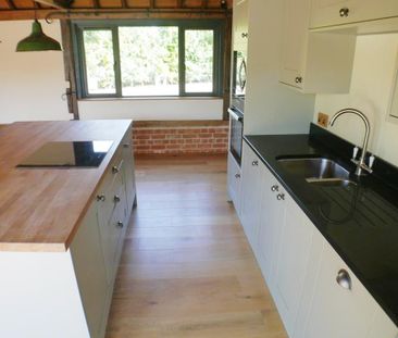 2 bedroom detached house to rent - Photo 4