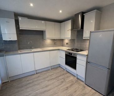 Fieldway Close - Photo 5