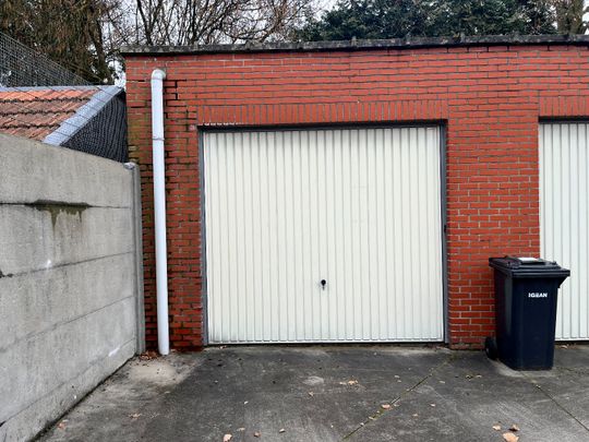 Hedendaags appartement met een garage - Photo 1