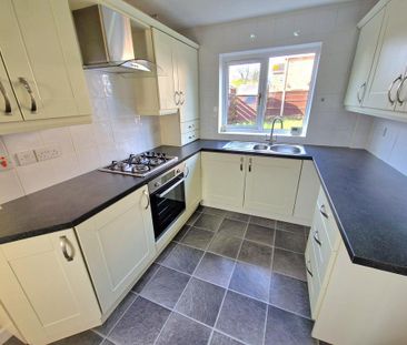 3 bedroom semi-detached house to rent - Photo 5