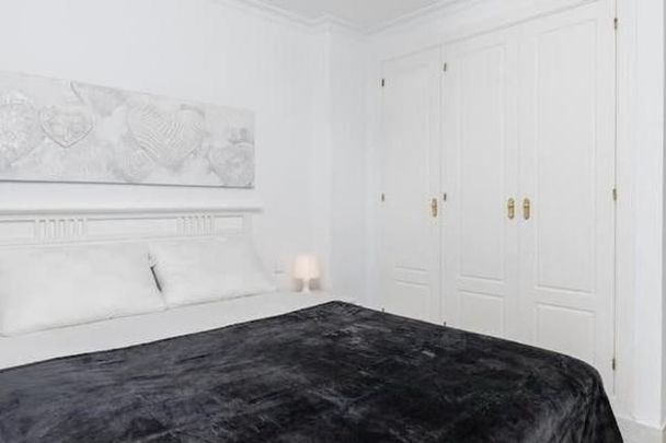 2 bedroom luxury Flat for rent in Nueva Andalucia, Spain - Photo 1