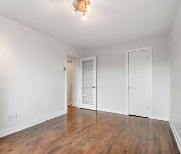VISITE LIBRE, 2415 Rue Parthenais, Montréal (Le Plateau-Mont-Royal)... - Photo 4