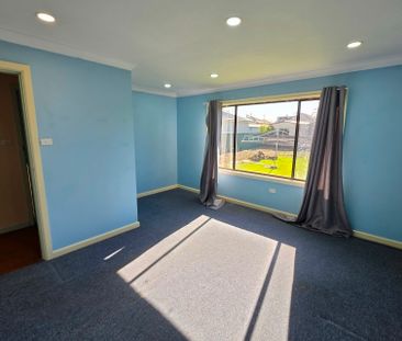 View Saturday at 12.15pm - 12.30pm - Photo 2