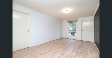 PRICE DROP! Low Maintenance Three Bedroom Townhouse! - Photo 5