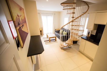 Good Sized 2 Bedroom Property to Let in Reading Town Centre - Photo 2