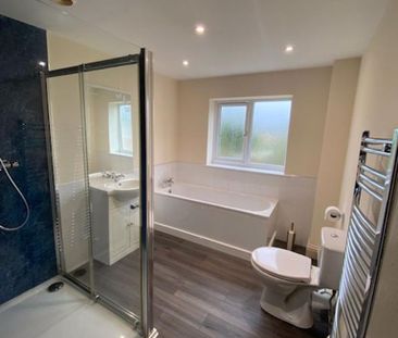 2 bedroom semi-detached house to rent - Photo 4