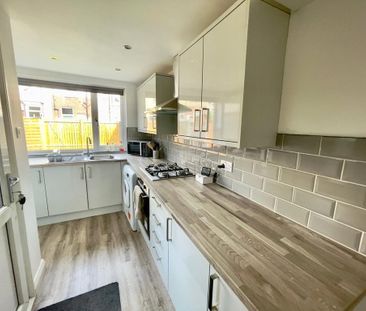 2 bedroom terraced house to rent - Photo 6