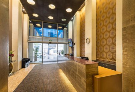 CITY CENTRE - 1 Bedroom Apartment with Amazing Views - Photo 5