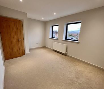 2 bedroom terraced house to rent - Photo 3