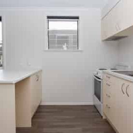 Walk to Waikato & Braemar Hospitals - Photo 1