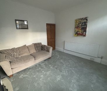 Bates Street - Photo 2