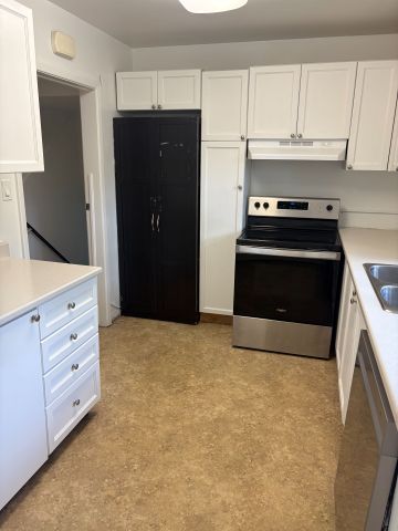 For Lease - 4130 Lawrence Avenue, Toronto, Ontario - Photo 4